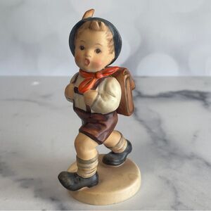 Vintage Hummel Figurine – "School Boy" #82 – Excellent Condition